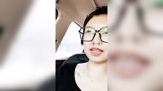 韵味十足眼镜骚货驾车户外野战